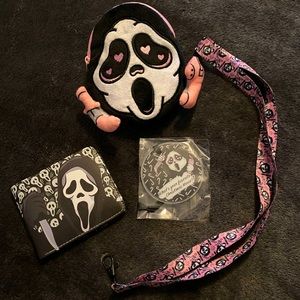 Bundle of ghostface accessories